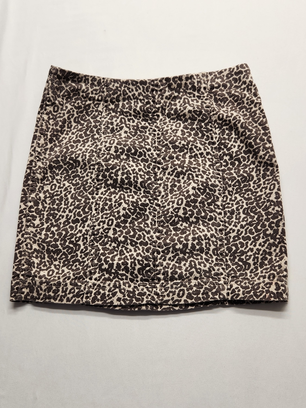 ⭐️Free People Leopard Modern Femme Denim Mini Skirt Animal Print Cheetah Size 4